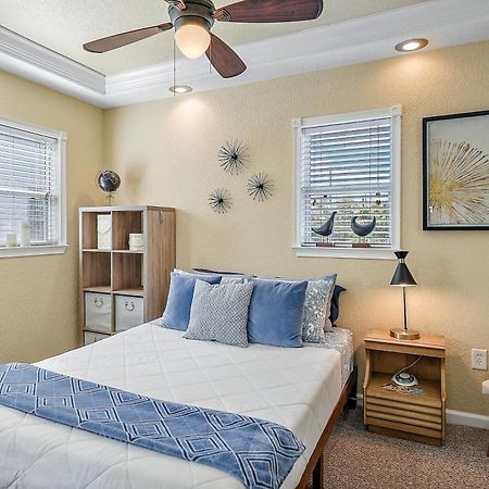 Retro Retreat In Dtsp - Explore The Downtown Area Сент-Питерсберг Экстерьер фото