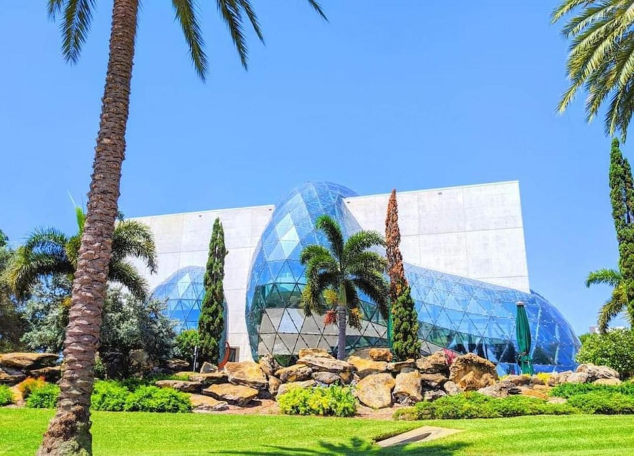 Retro Retreat In Dtsp - Explore The Downtown Area Сент-Питерсберг Экстерьер фото